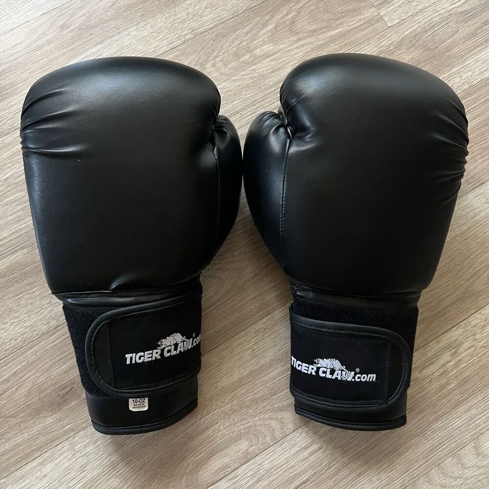 Tiger Claw Black Sparring Gloves Boxing 10 oz